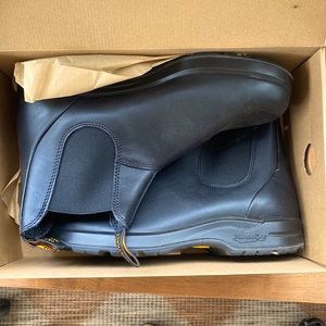 Brand new worn once for a photoshoot. Style 2058. Size 10.5 US (9.5AUS)